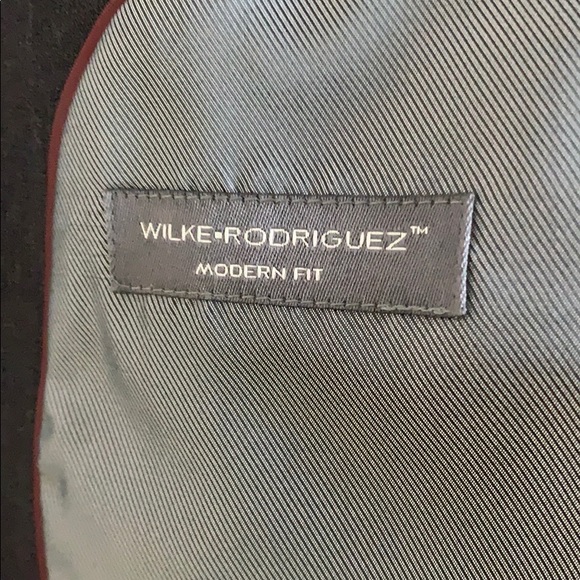 Wilke Rodriguez charcoal Suit - Picture 2 of 3
